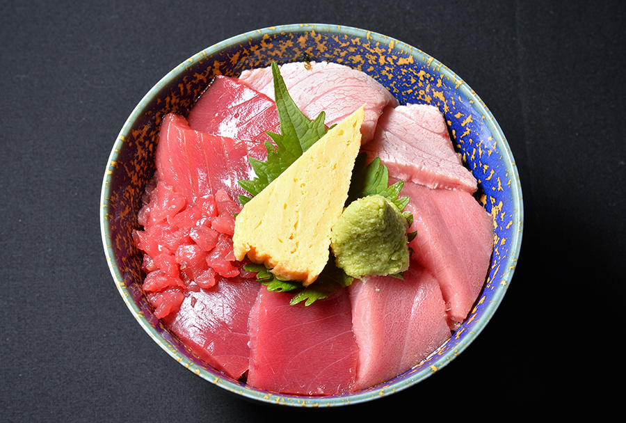 生本マグロ尽くし丼